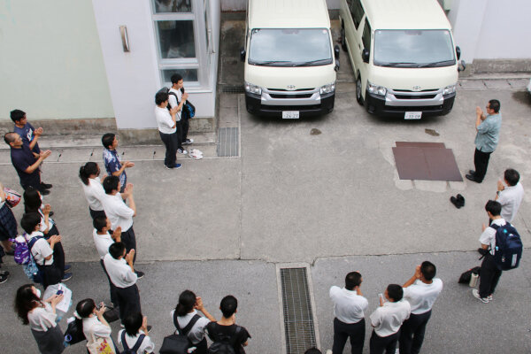 学校車披露